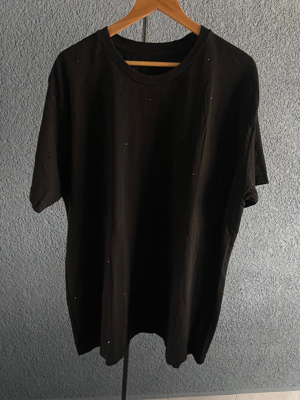 Playeras OVERSIZE color negro, gramaje de 230, con aplicación en pedreria negra